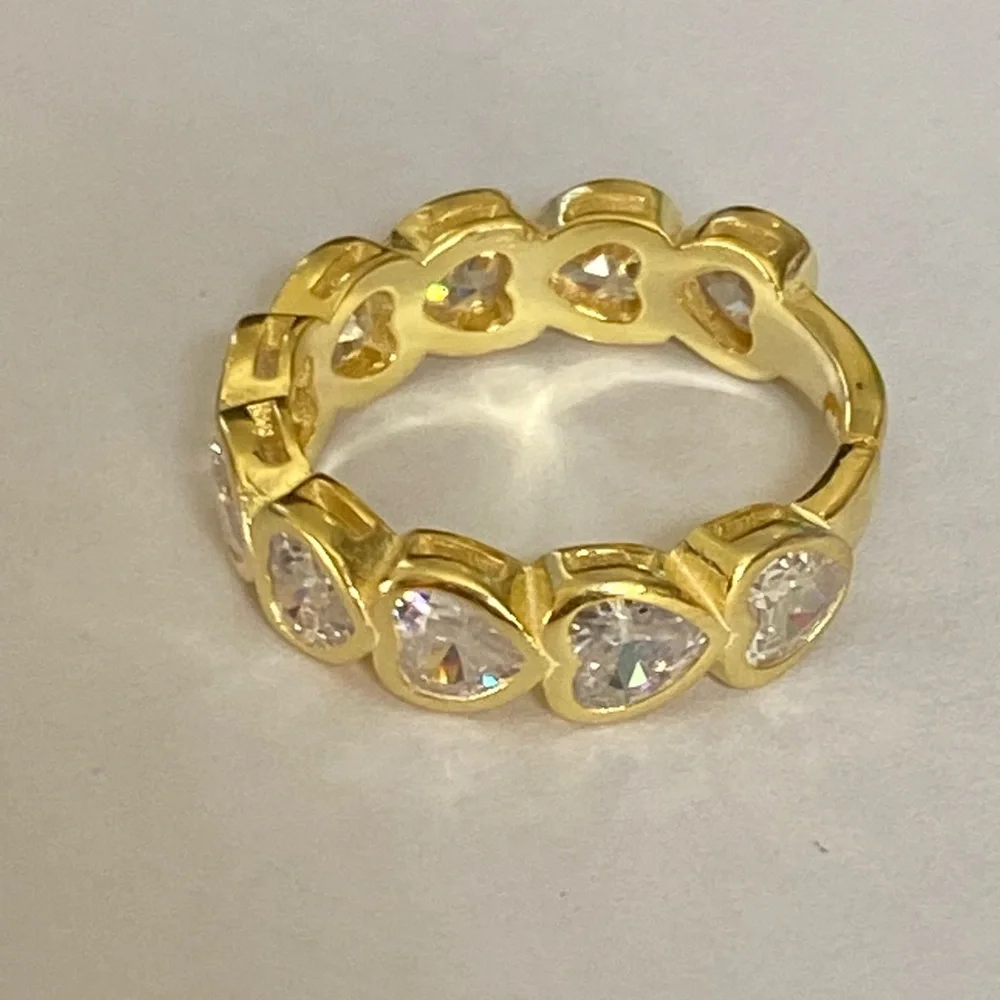925 Silver band ring 5.5 heart clear cz stones 18k yellow gold plated
